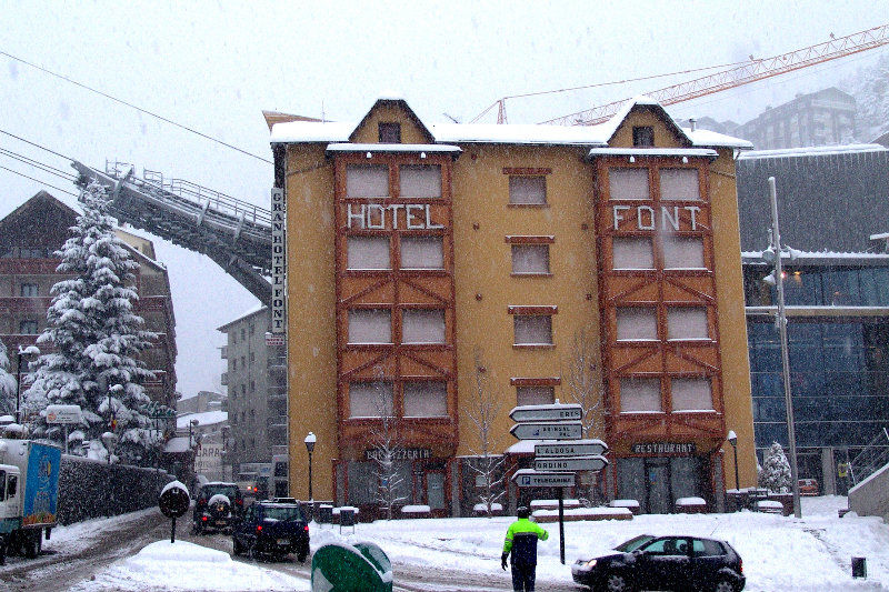 Font Andorra Hostel La Massana Bagian luar foto